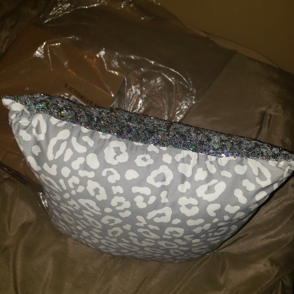 RARE HTF Victoria's Secret PINK snow leopard cheetah print sequin bling pillow - Picture 4 of 5